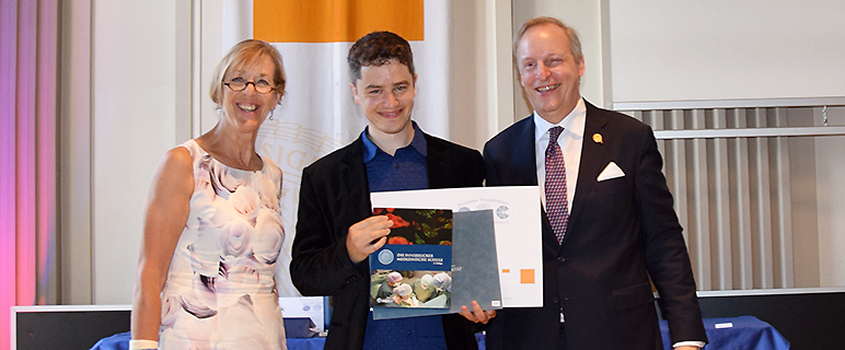 DFK-Studienförderpreis für Medizin-Studierenden Benedikt Hofer 