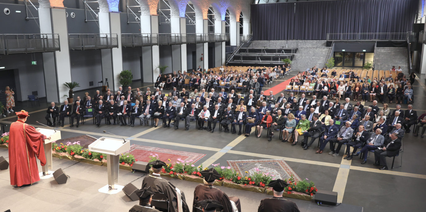 45 Doktor:innen feierten ihr Goldenes Jubiläum