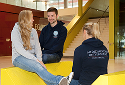 Die Medizinische Universität Innsbruck zum Anziehen 