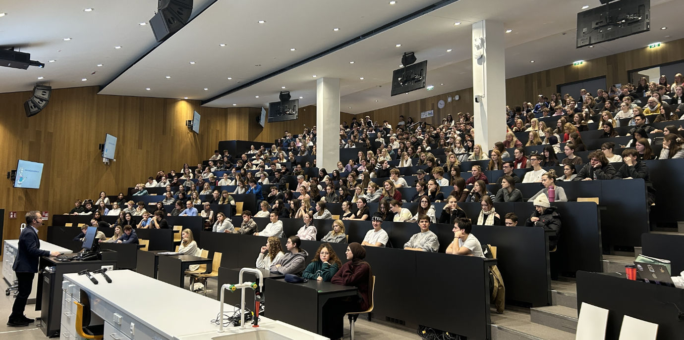Großes Interesse an Med Uni bei Tiroler Hochschultag