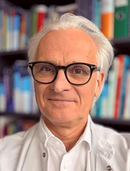 Dr. Armin MUIGG